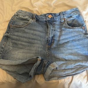 Bluenotes dark wash jean shorts size 8 womens